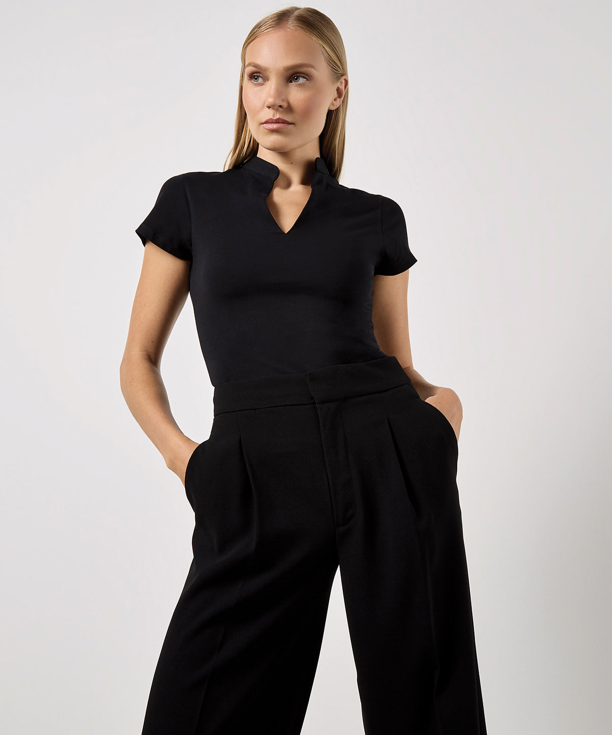 Kustom Kit Women's Corporate Short-sleeved Top V-neck Mandarin Collar (regular Fit) T-Shirt