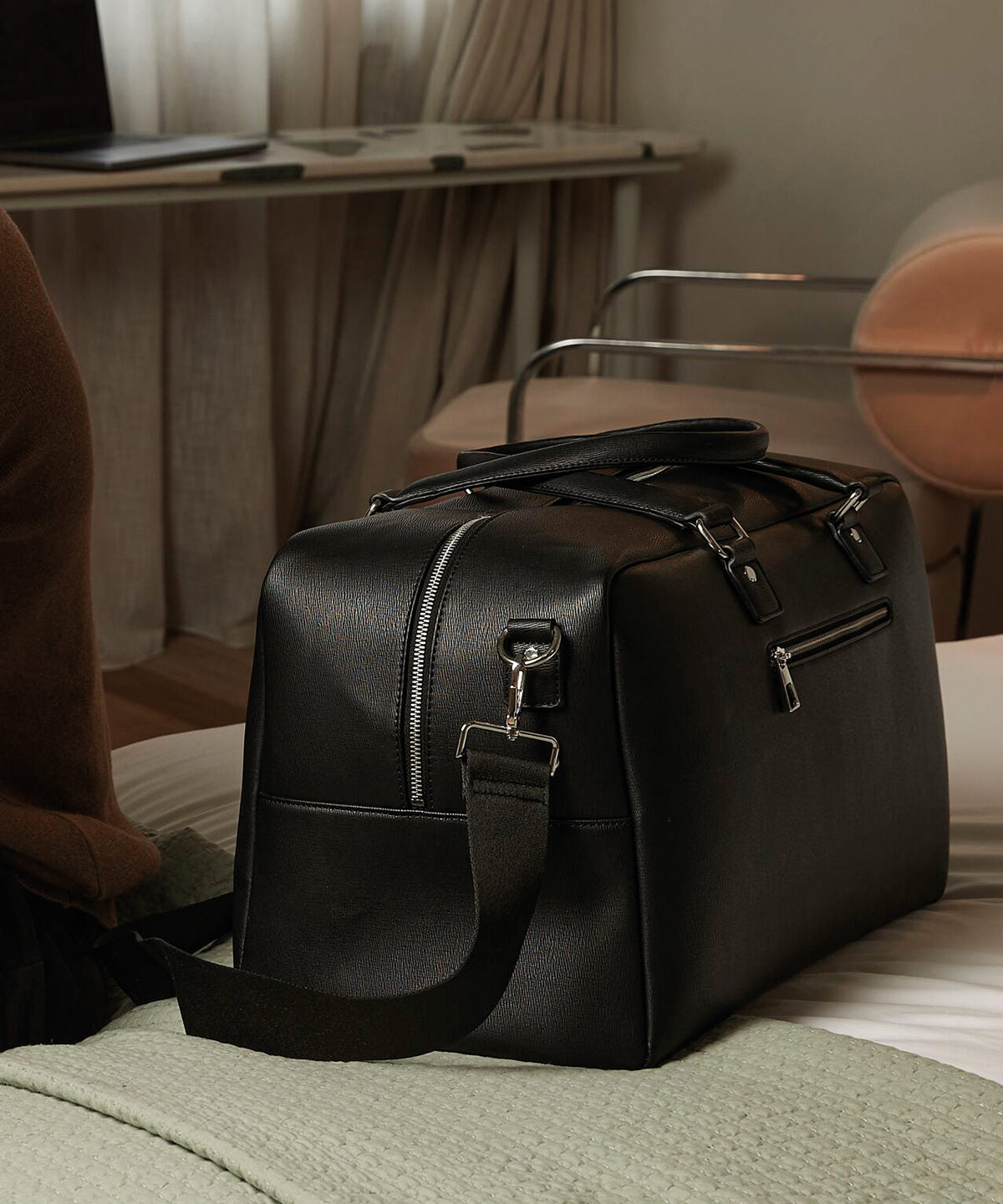 Quadra Tailored Luxe PU Weekender Bag