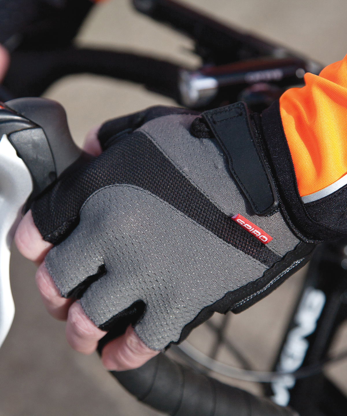 Spiro Short Glove Garment